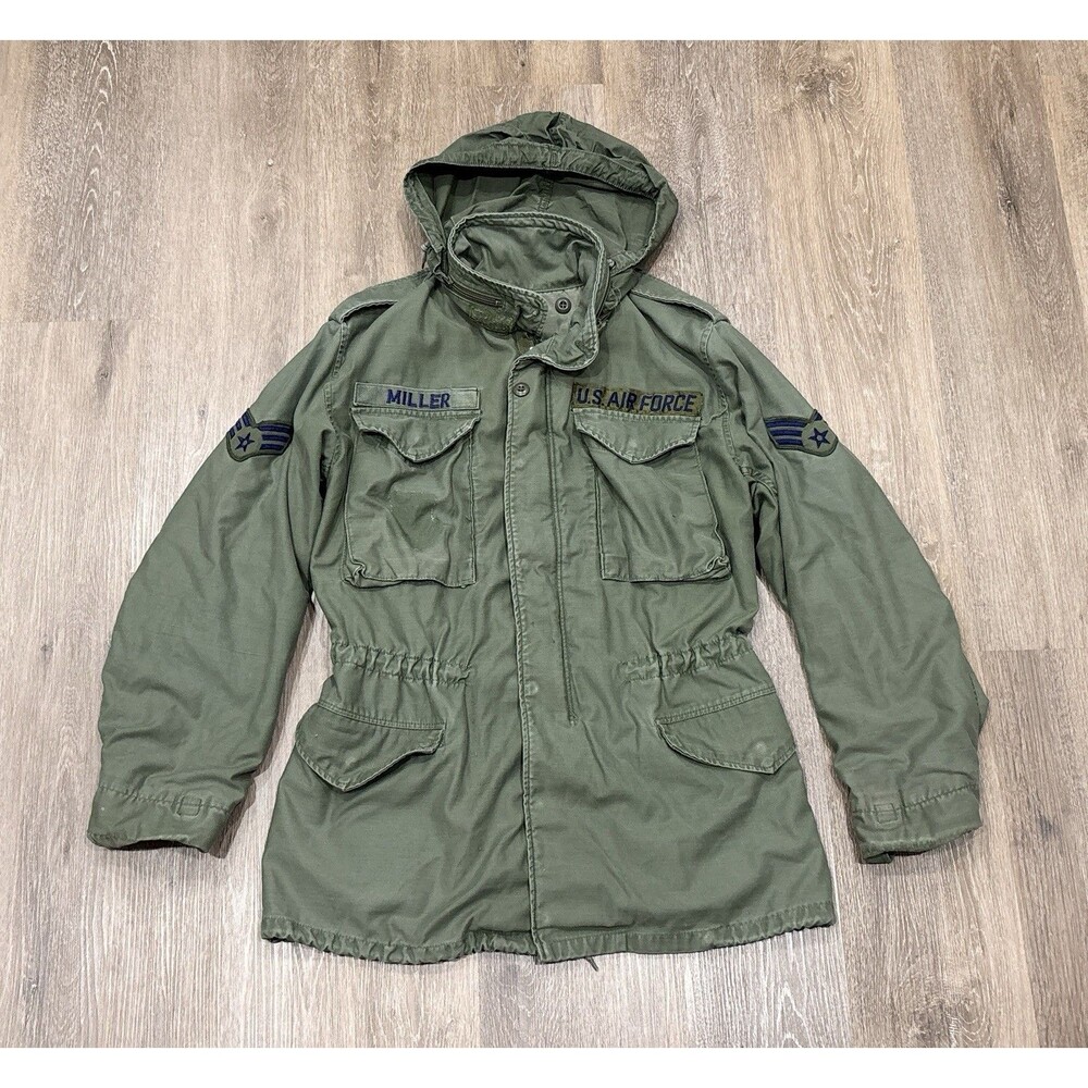 Vintage 1980s US Air Force M-65 Field Jacket OG-107 Mens Small USAF Patches Hood